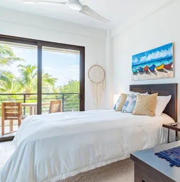 One-bedroom coastal studio