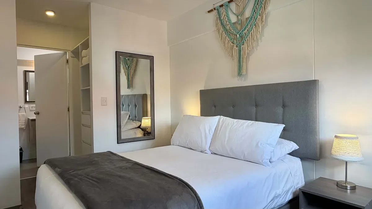 Sunny 2BR in Historic Cusco w/ Balcony