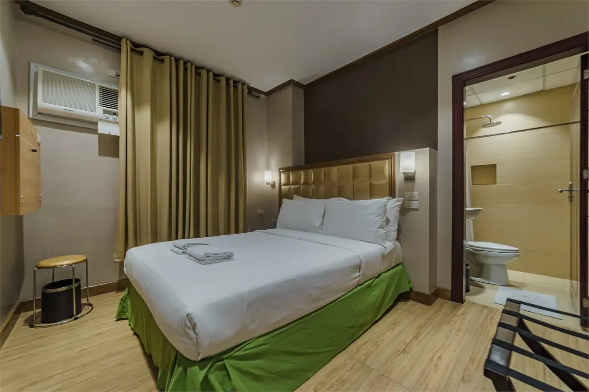 Robertson Hotel room photo