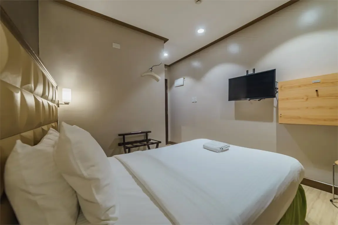 Robertson Hotel room photo