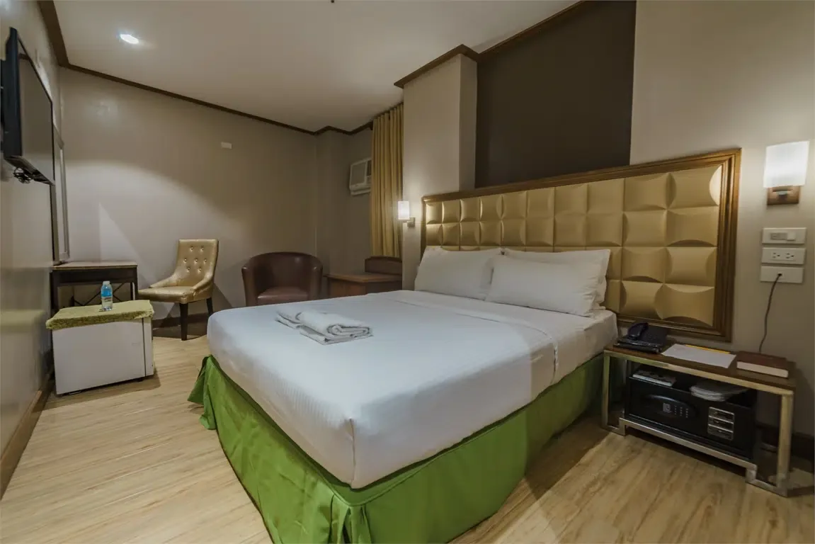 Robertson Hotel room photo
