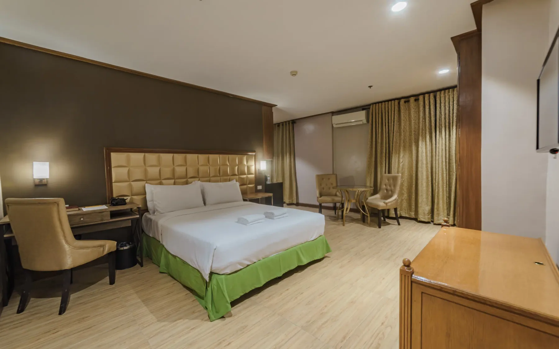 Robertson Hotel property photo