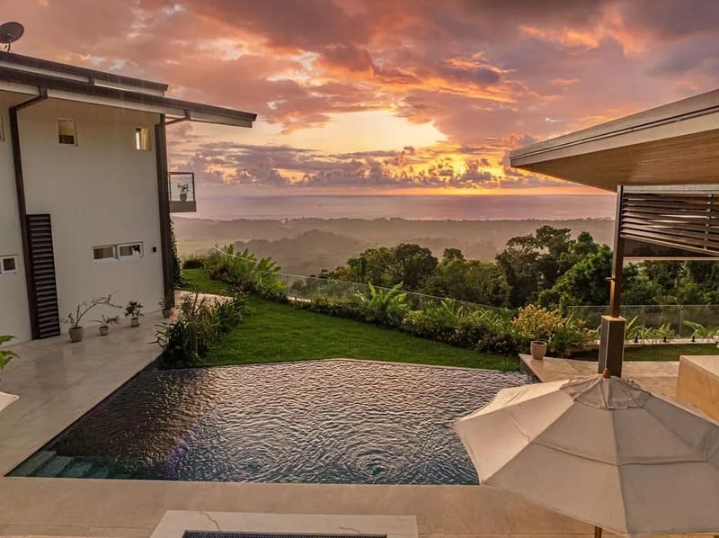 Stylish 6BR Villa w/ Panoramic Jungle & horizon Views