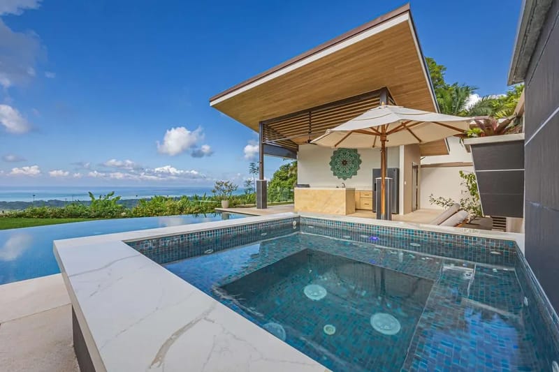 Stylish 6BR Villa w/ Panoramic Jungle & horizon Views