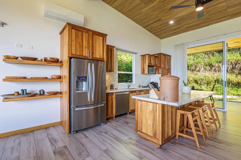 Stylish 6BR Villa w/ Panoramic Jungle & horizon Views