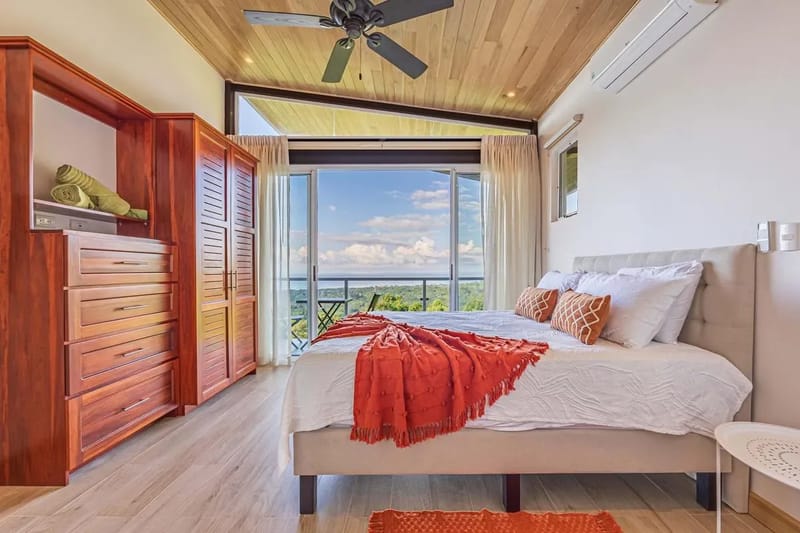 Stylish 6BR Villa w/ Panoramic Jungle & horizon Views