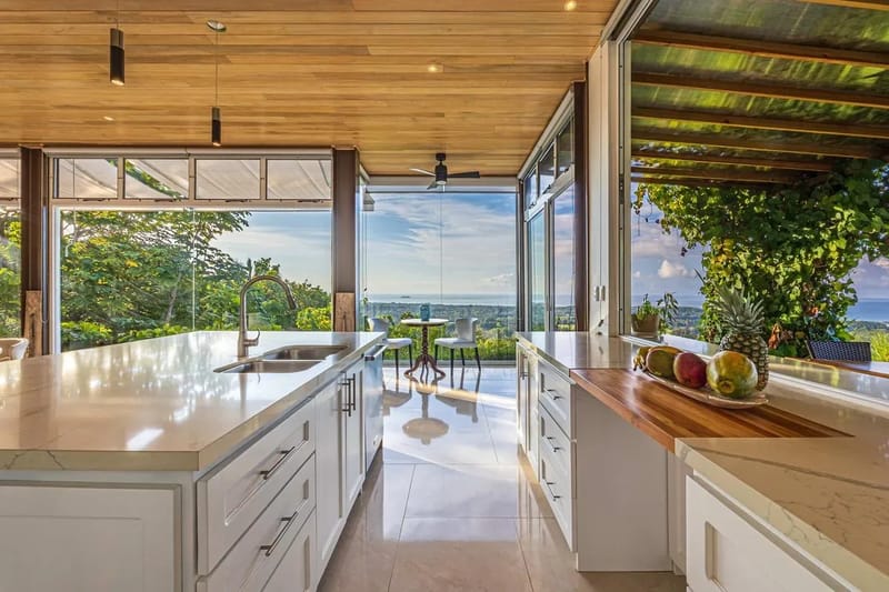 Stylish 6BR Villa w/ Panoramic Jungle & horizon Views