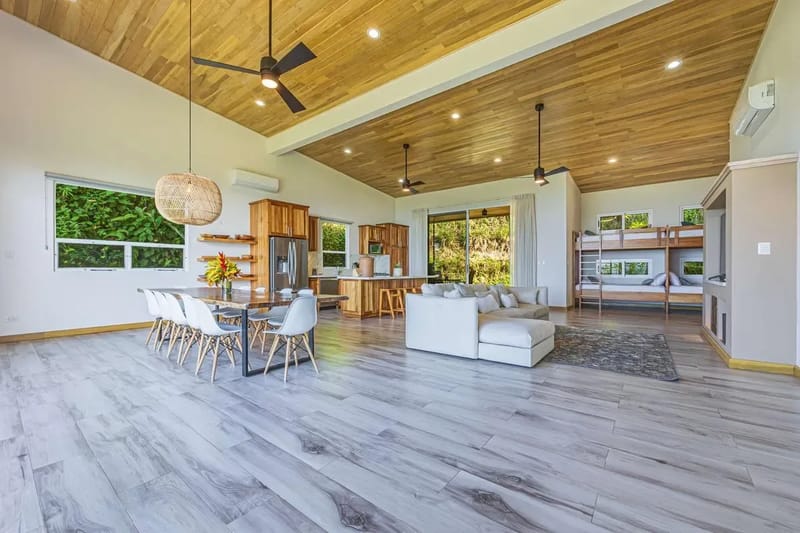 Stylish 6BR Villa w/ Panoramic Jungle & horizon Views