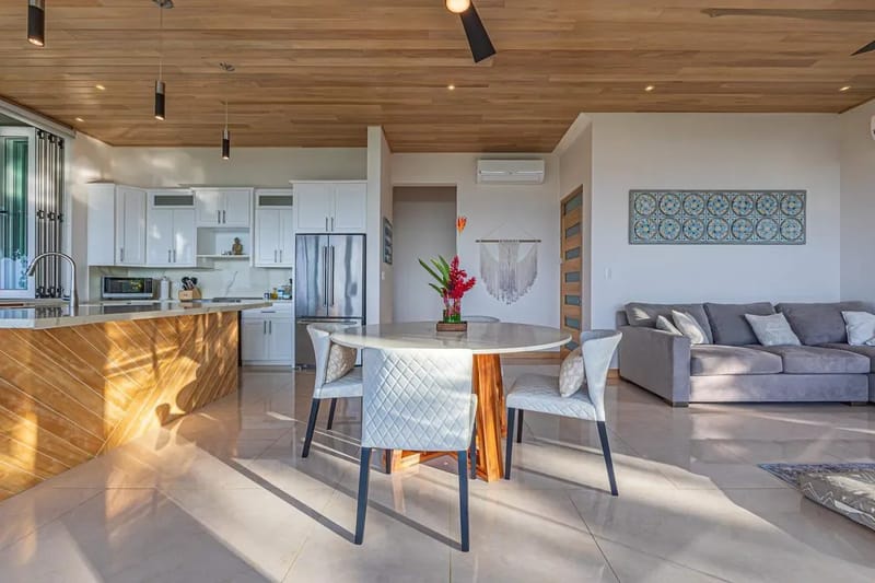 Stylish 6BR Villa w/ Panoramic Jungle & horizon Views