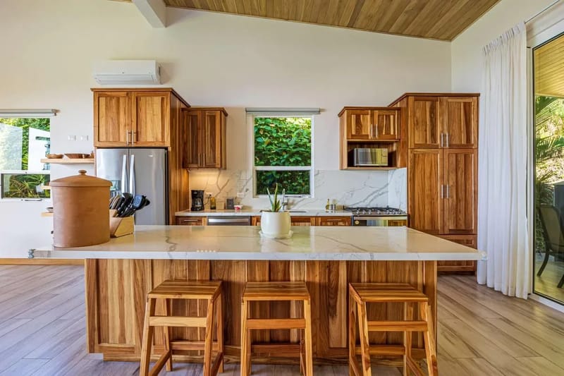 Stylish 6BR Villa w/ Panoramic Jungle & horizon Views