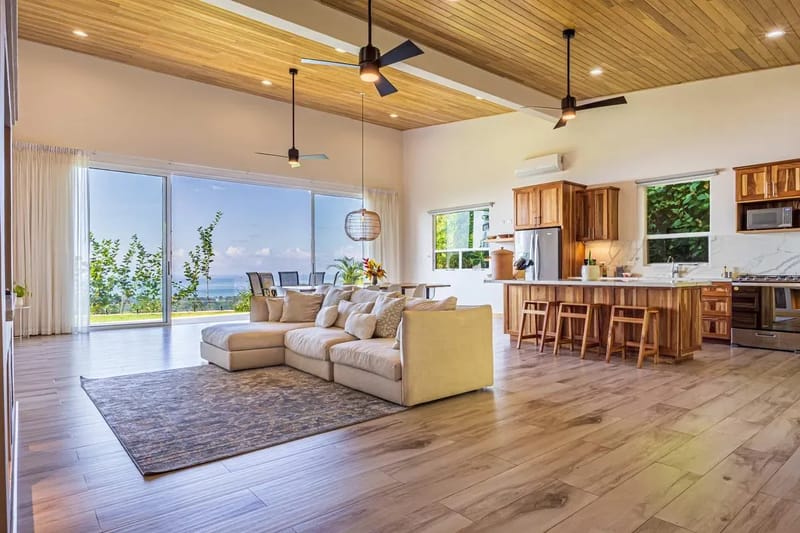 Stylish 6BR Villa w/ Panoramic Jungle & horizon Views