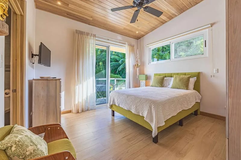 Stylish 6BR Villa w/ Panoramic Jungle & horizon Views