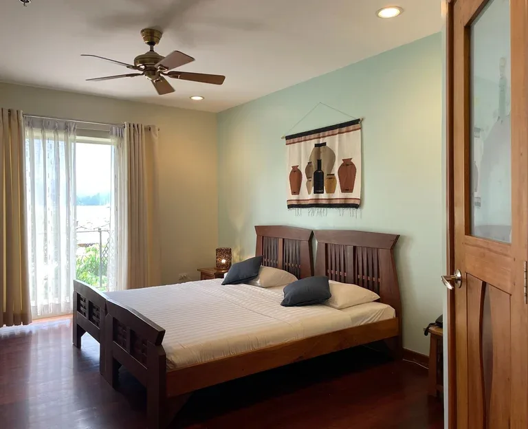 Habitación superior con balcón