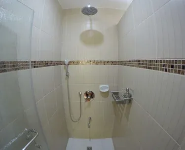 Baño de la habitación deluxe