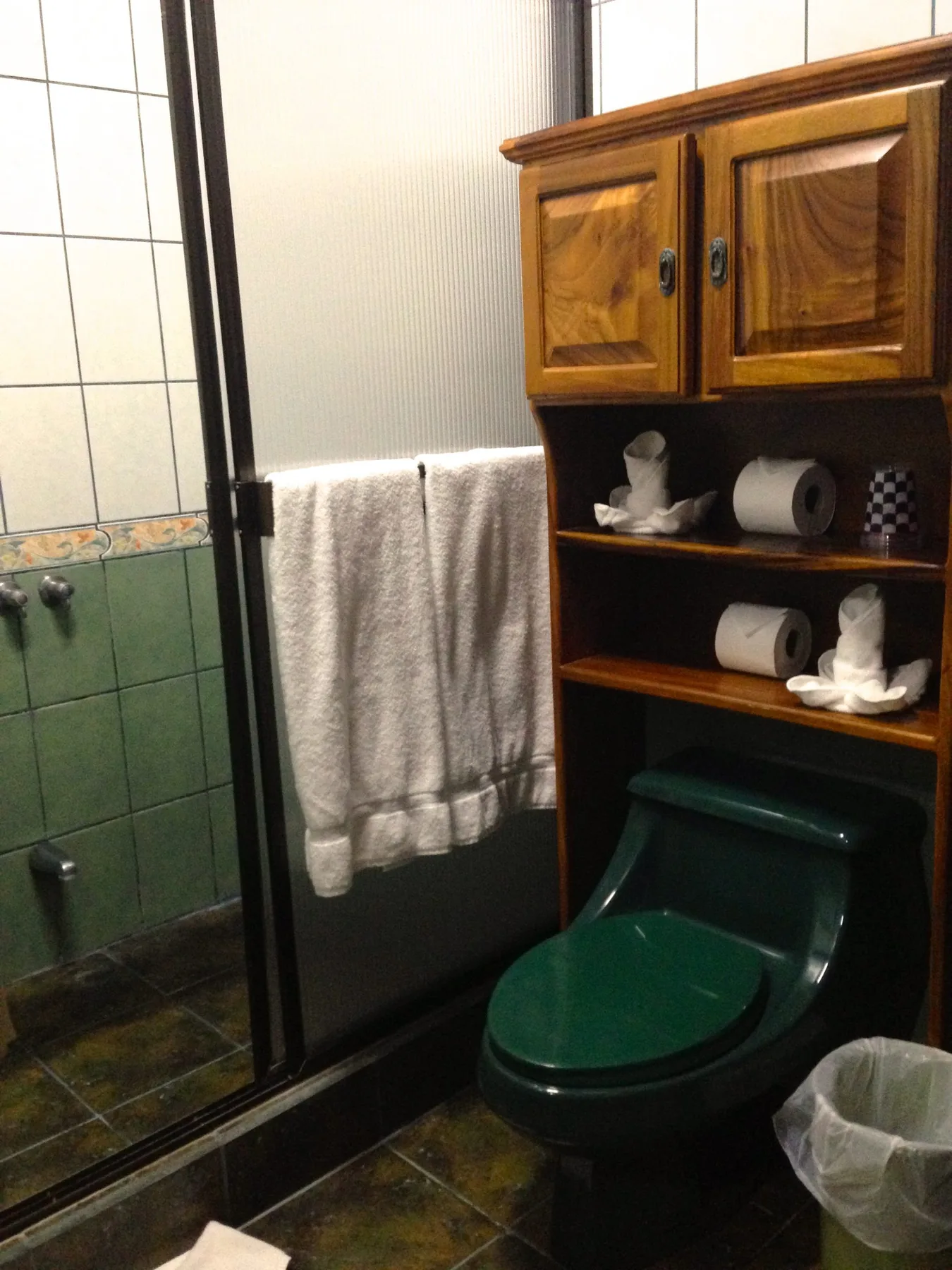 Standard room bathroom
