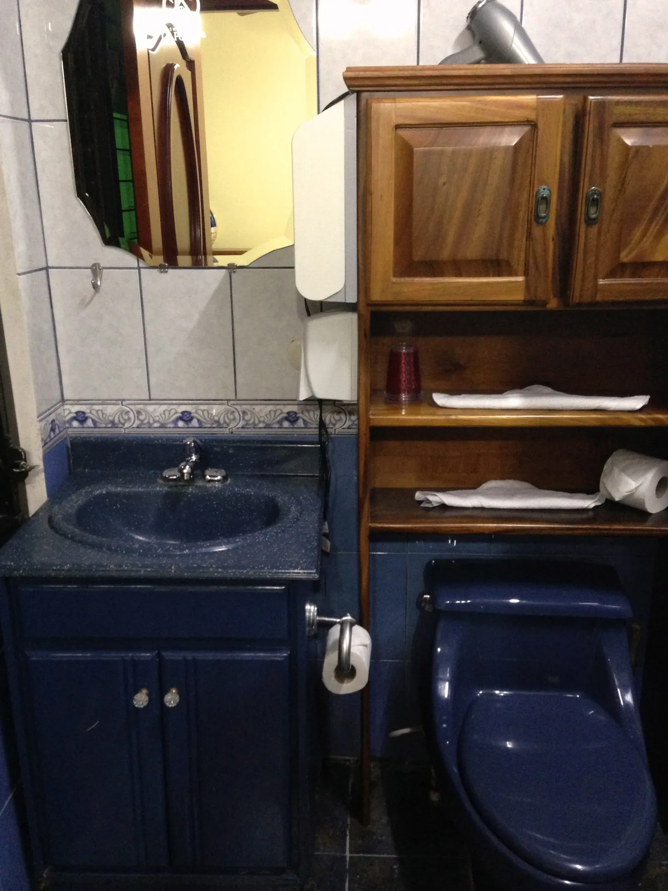 Standard room bathroom