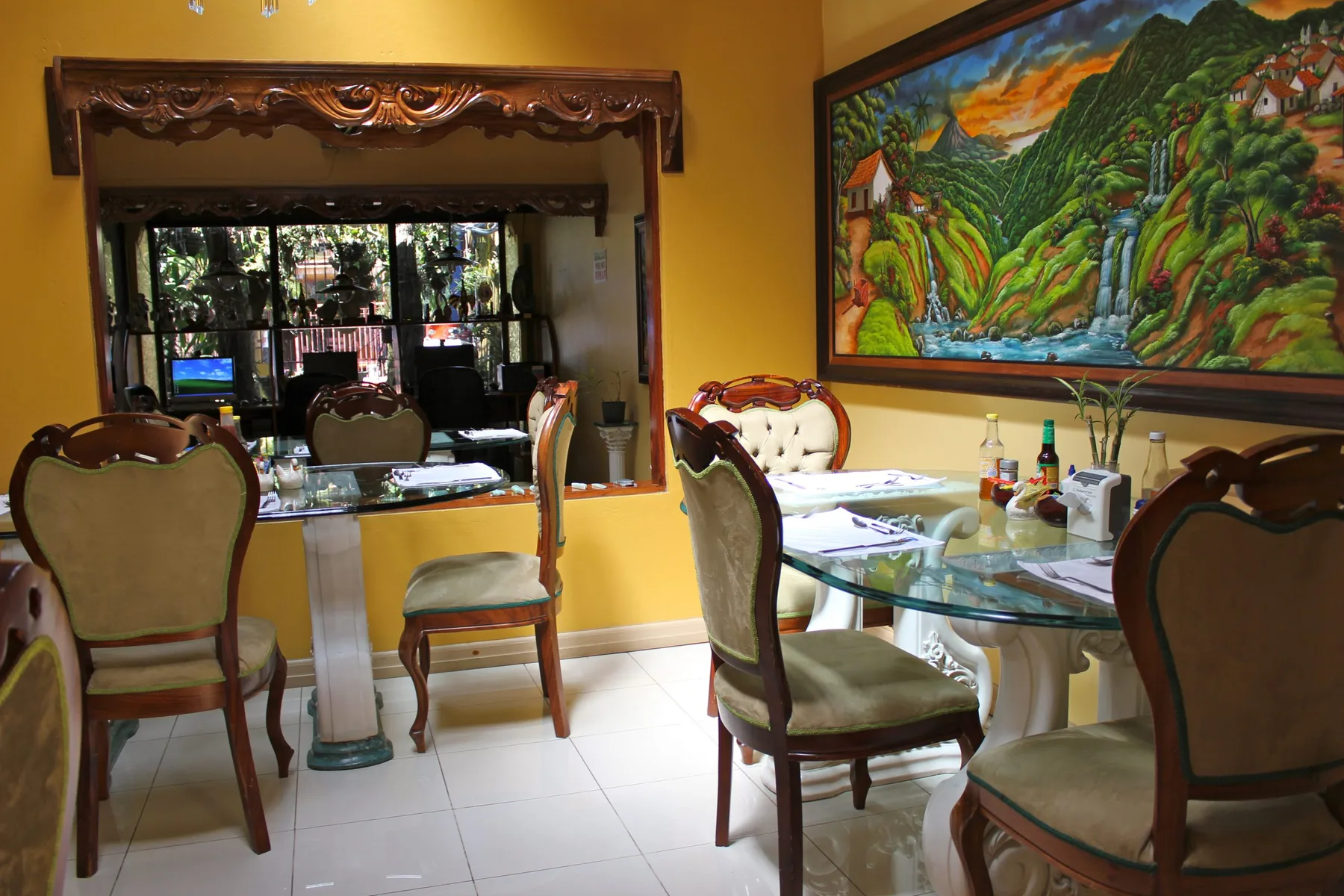 Breakfast area