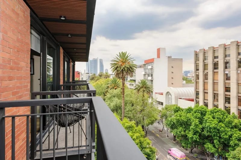 Intimate 2BR w/ Balcony in Condesa