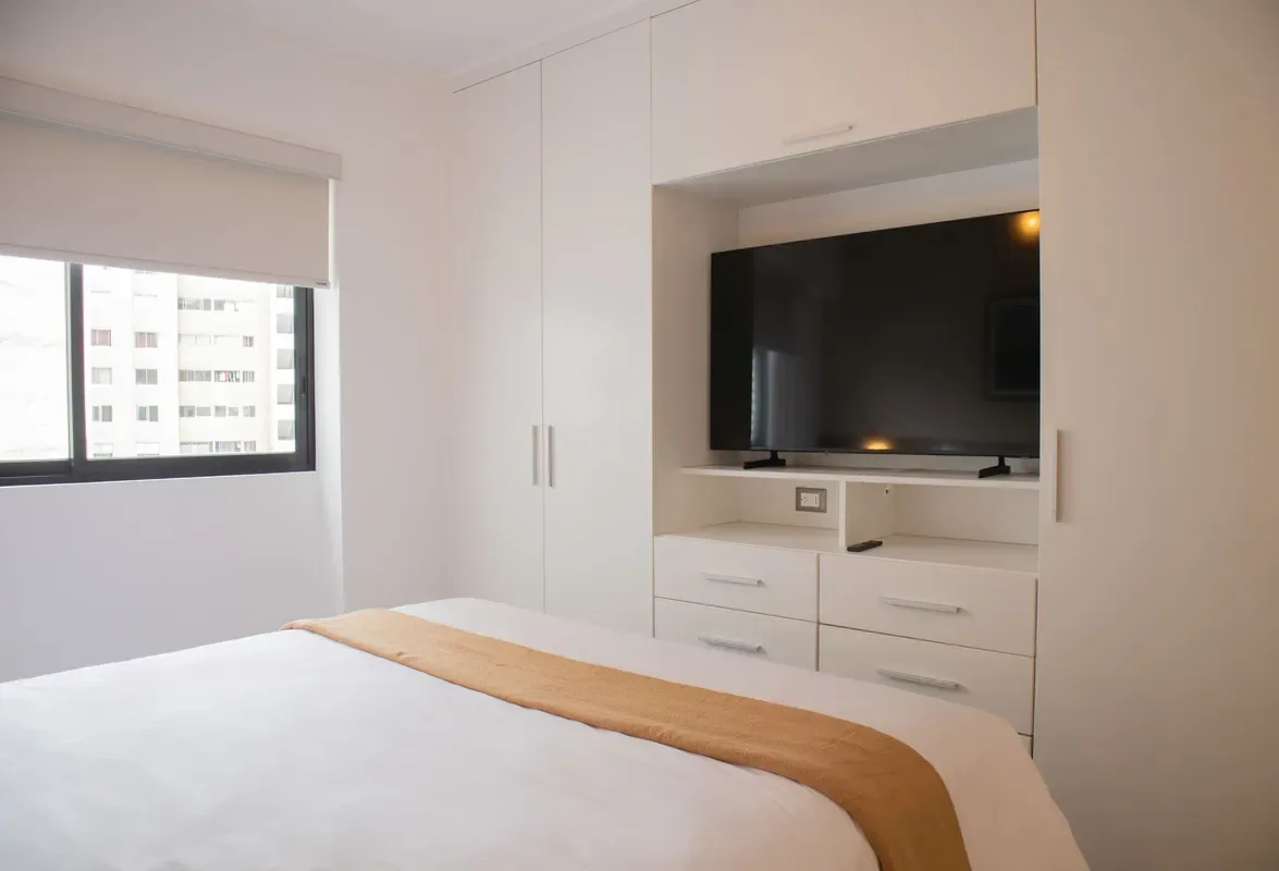 Well-Located 2BR in Miraflores