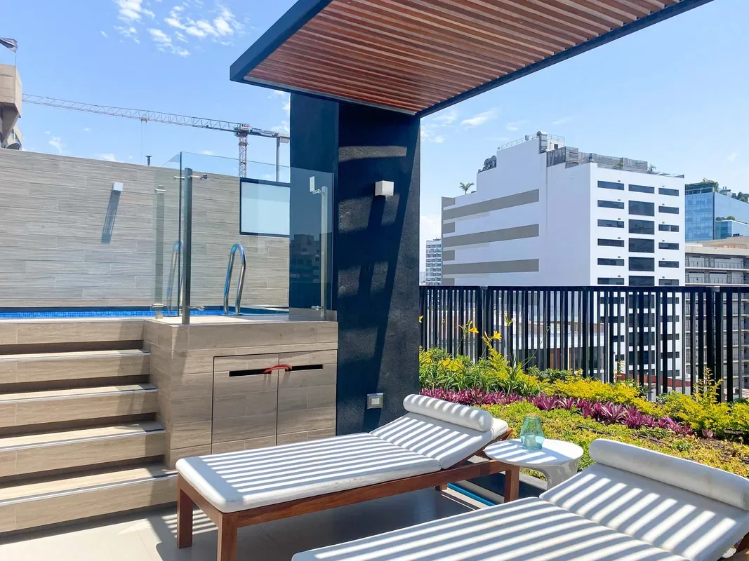 Well-Located 2BR in Miraflores