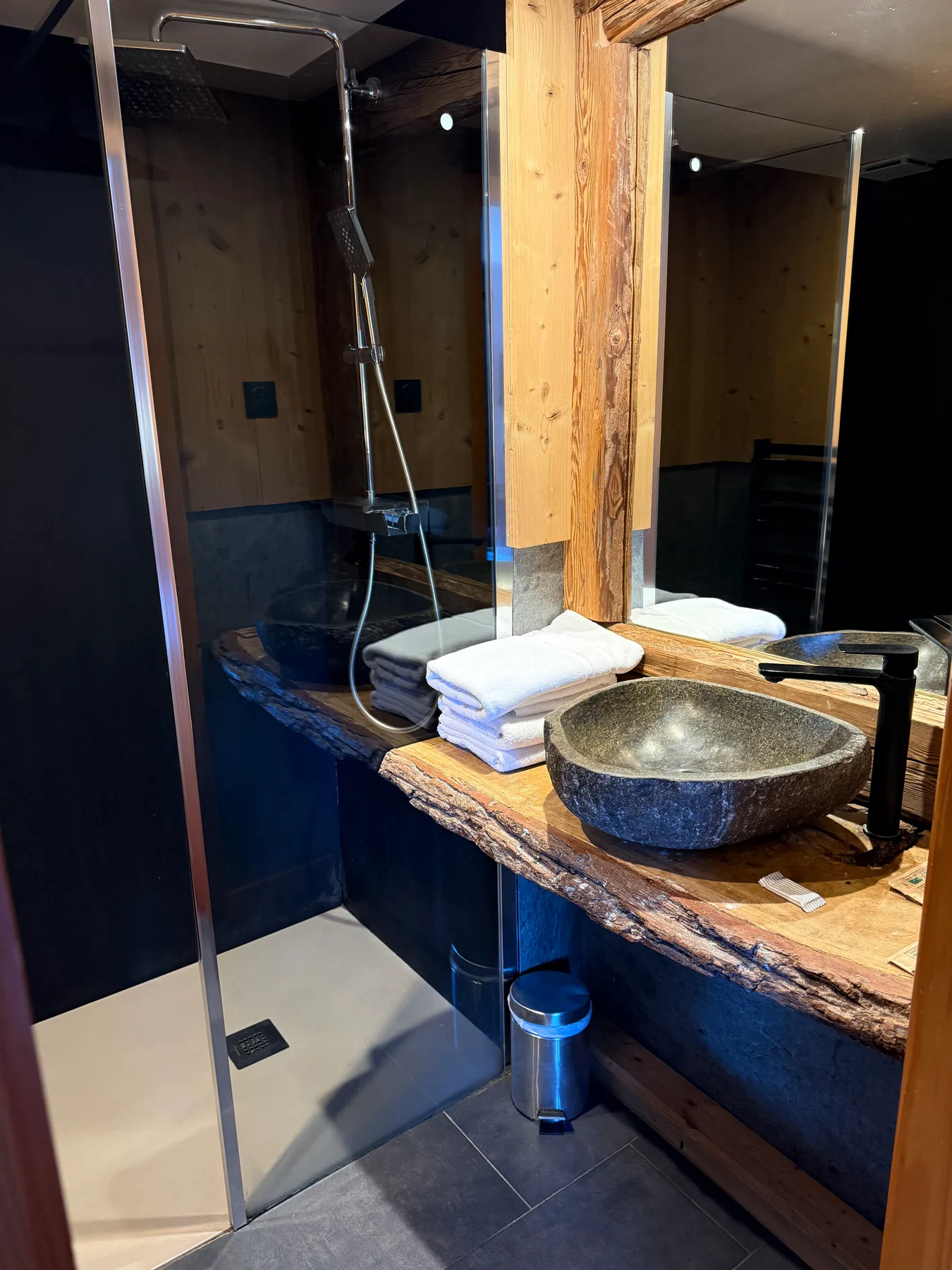 Room bathroom