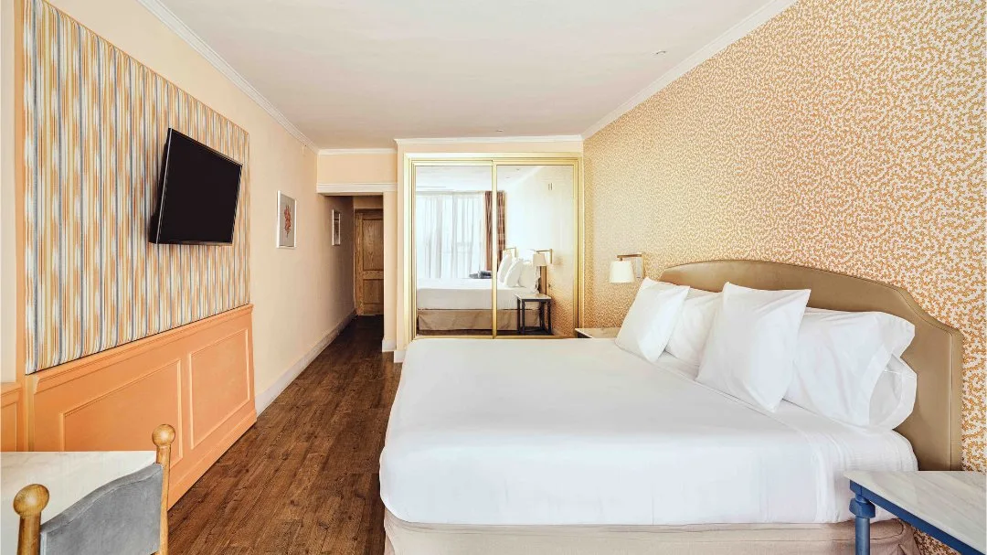 Superior room