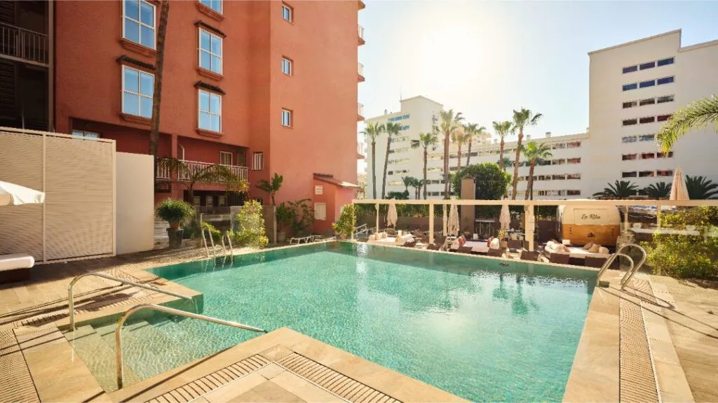Hotel pool