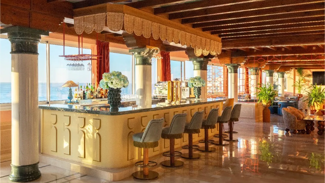 Hotel bar