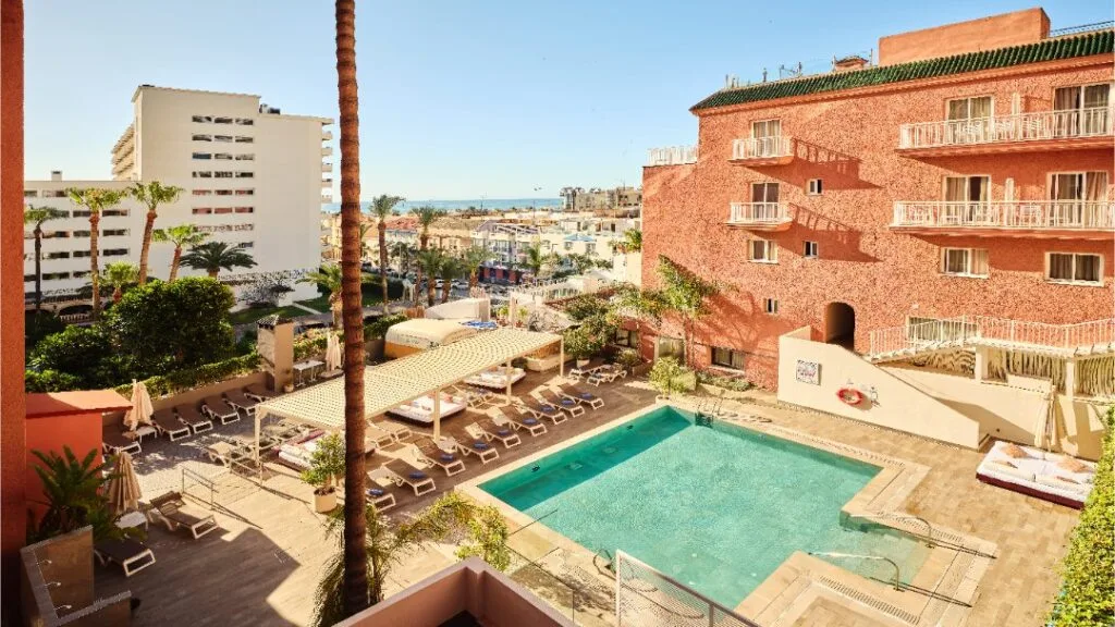 Hotel pool