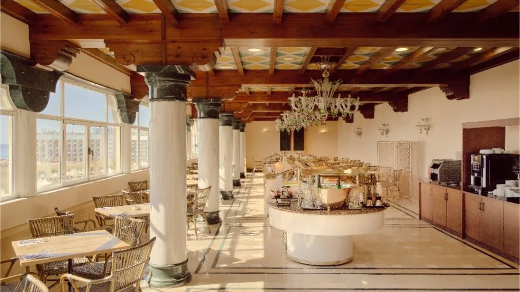Hotel restaurant