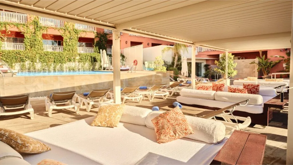 Hotel pool