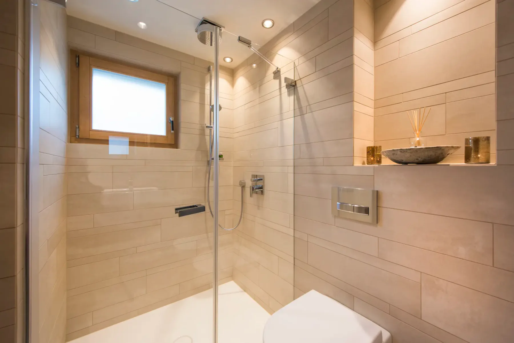 Baño de la suite principal con cama Emperor o dos camas individuales de Rosalp 4 Verbier