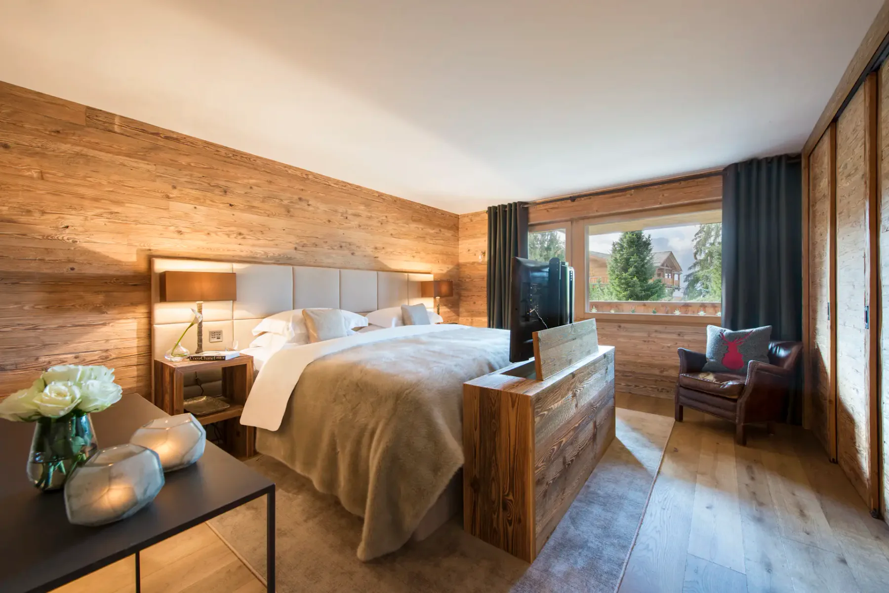 Baño privado con ducha para el dormitorio con cama super king o dos camas individuales de Rosalp 4 Verbier