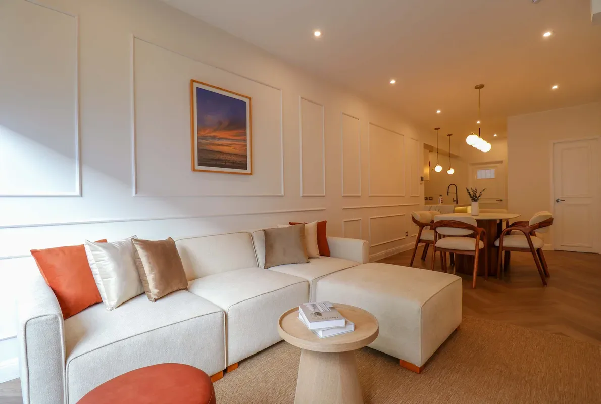 Designer 2BR Stay w/ Balcony in Miraflores