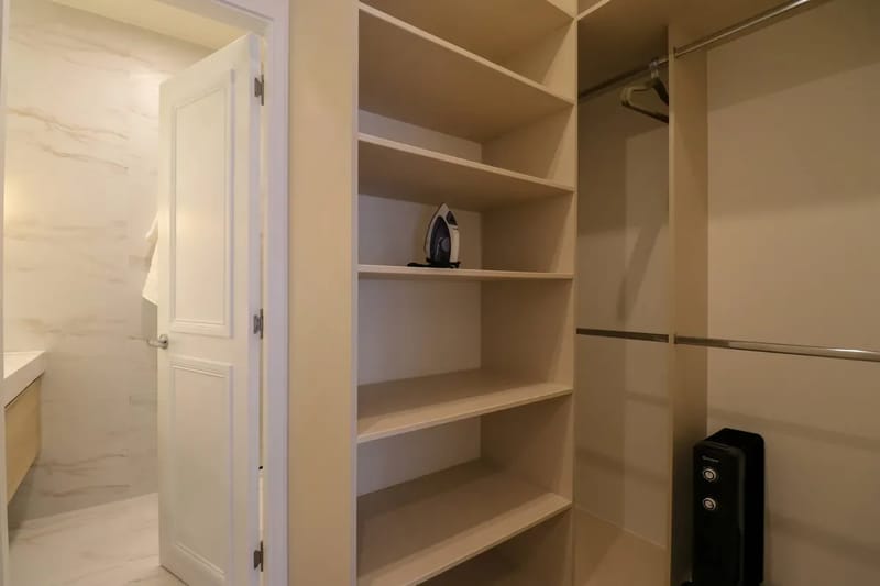 Designer 2BR Stay w/ Balcony in Miraflores