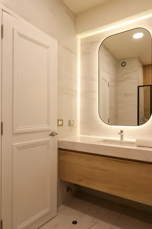Designer 2BR Stay w/ Balcony in Miraflores