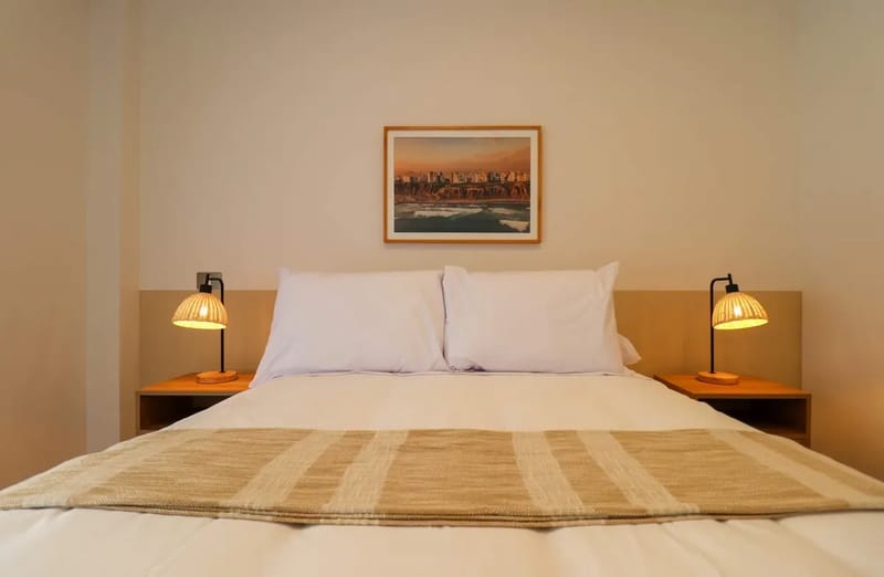 Designer 2BR Stay w/ Balcony in Miraflores