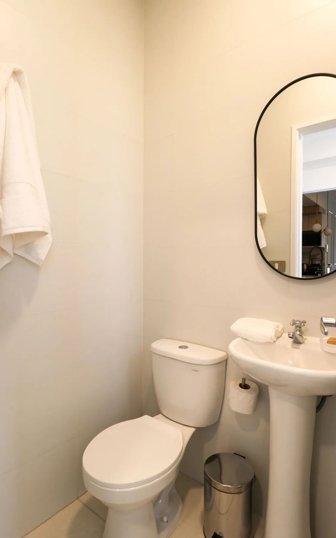 Designer 2BR Stay w/ Balcony in Miraflores