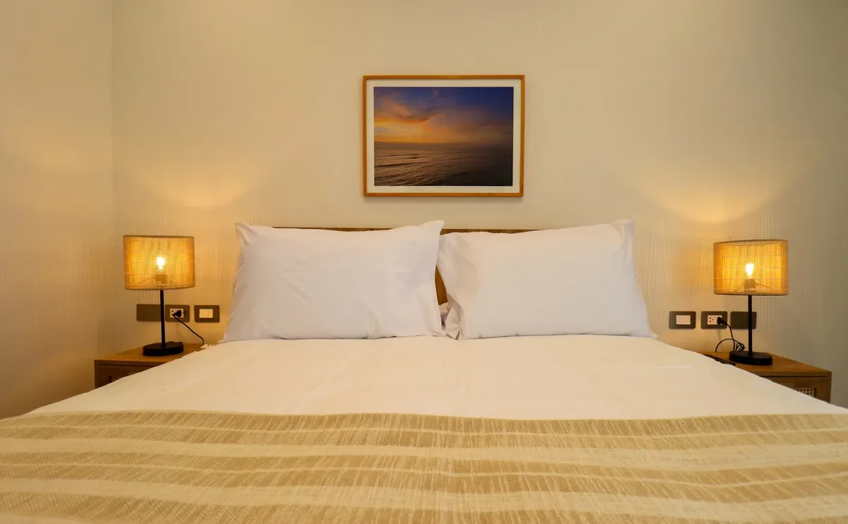 Designer 2BR Stay w/ Balcony in Miraflores