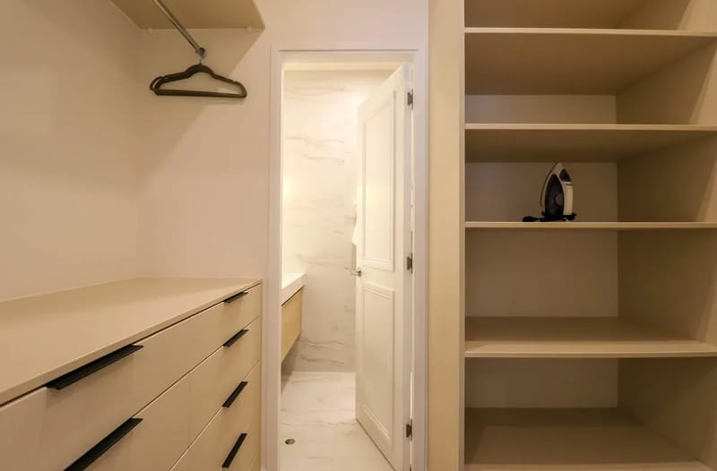 Designer 2BR Stay w/ Balcony in Miraflores