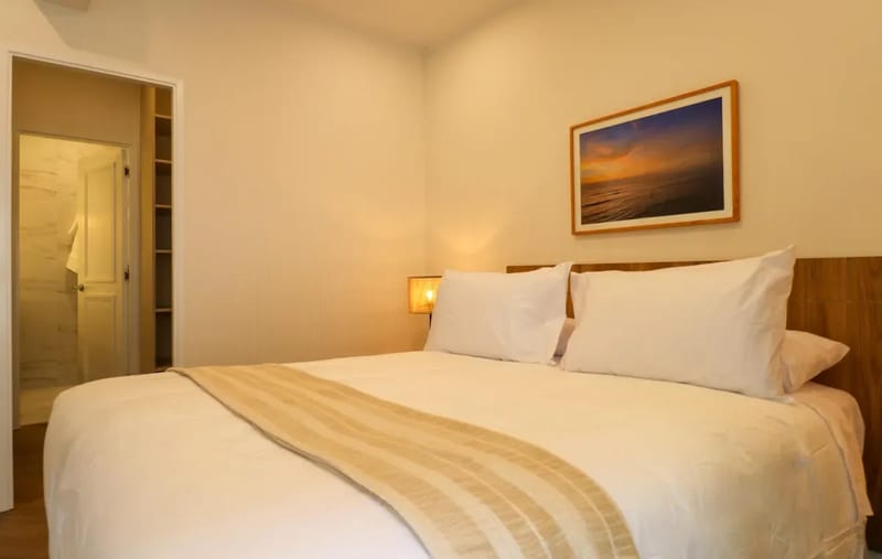 Designer 2BR Stay w/ Balcony in Miraflores