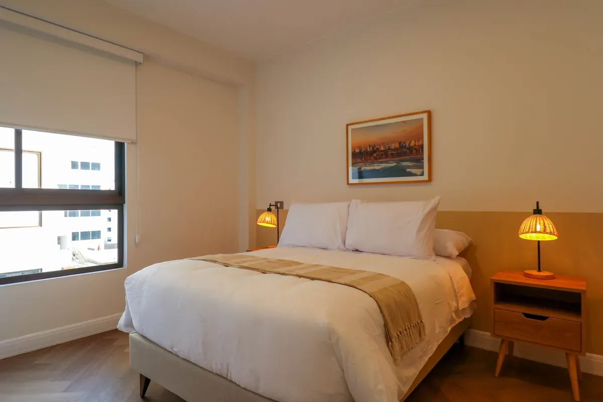 Designer 2BR Stay w/ Balcony in Miraflores