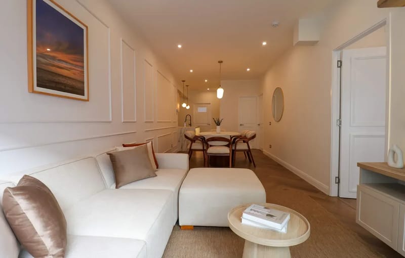 Designer 2BR Stay w/ Balcony in Miraflores