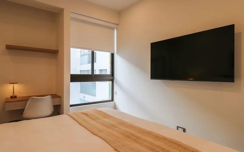 Designer 2BR Stay w/ Balcony in Miraflores