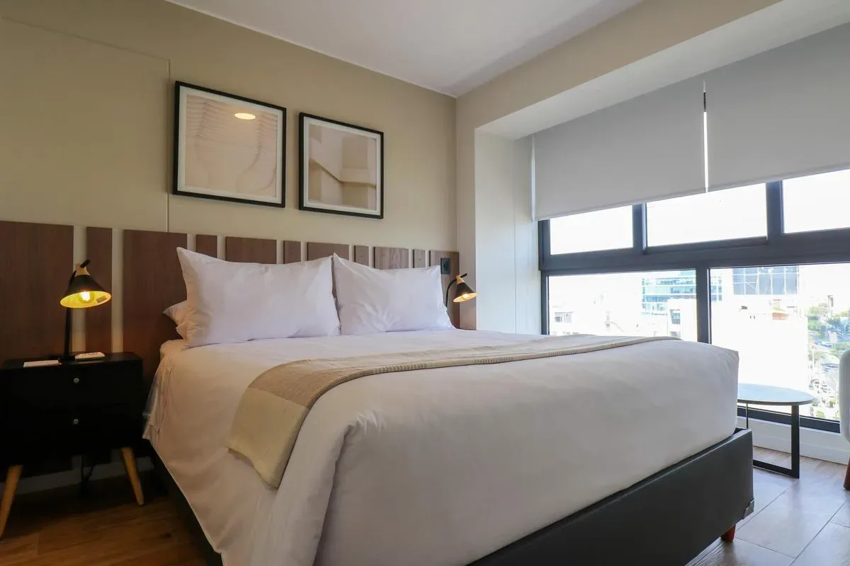 Elegant 2BR with balcony in San Isidro