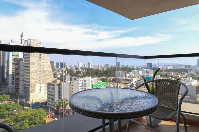 Elegant 2BR with balcony in San Isidro