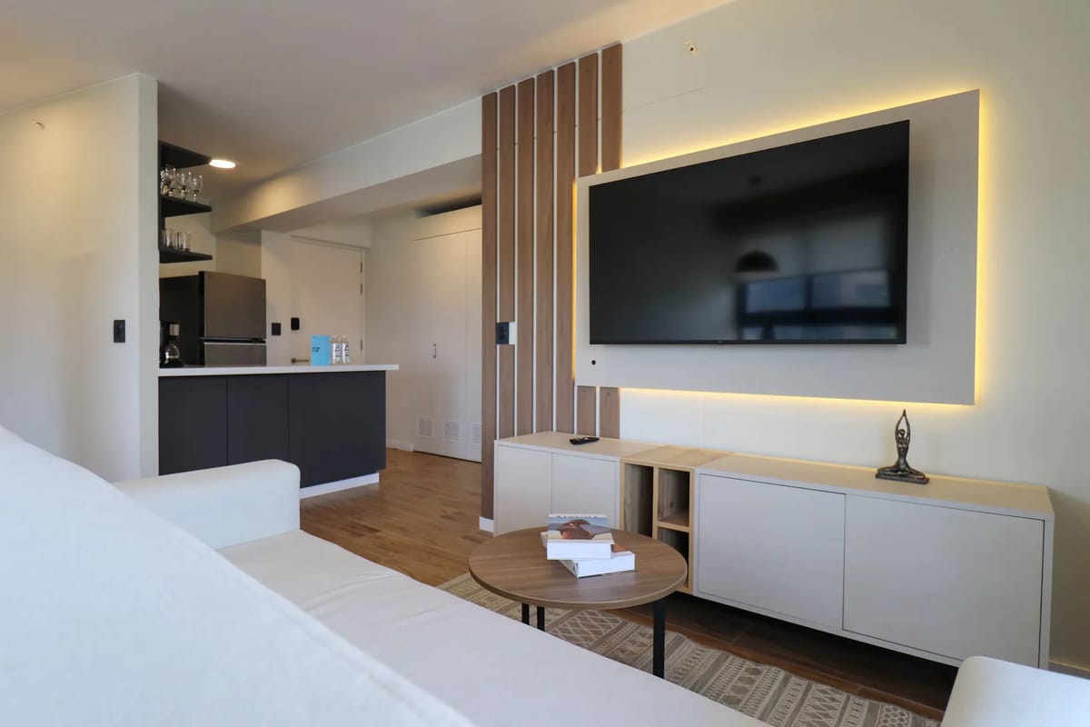 Elegant 2BR with balcony in San Isidro
