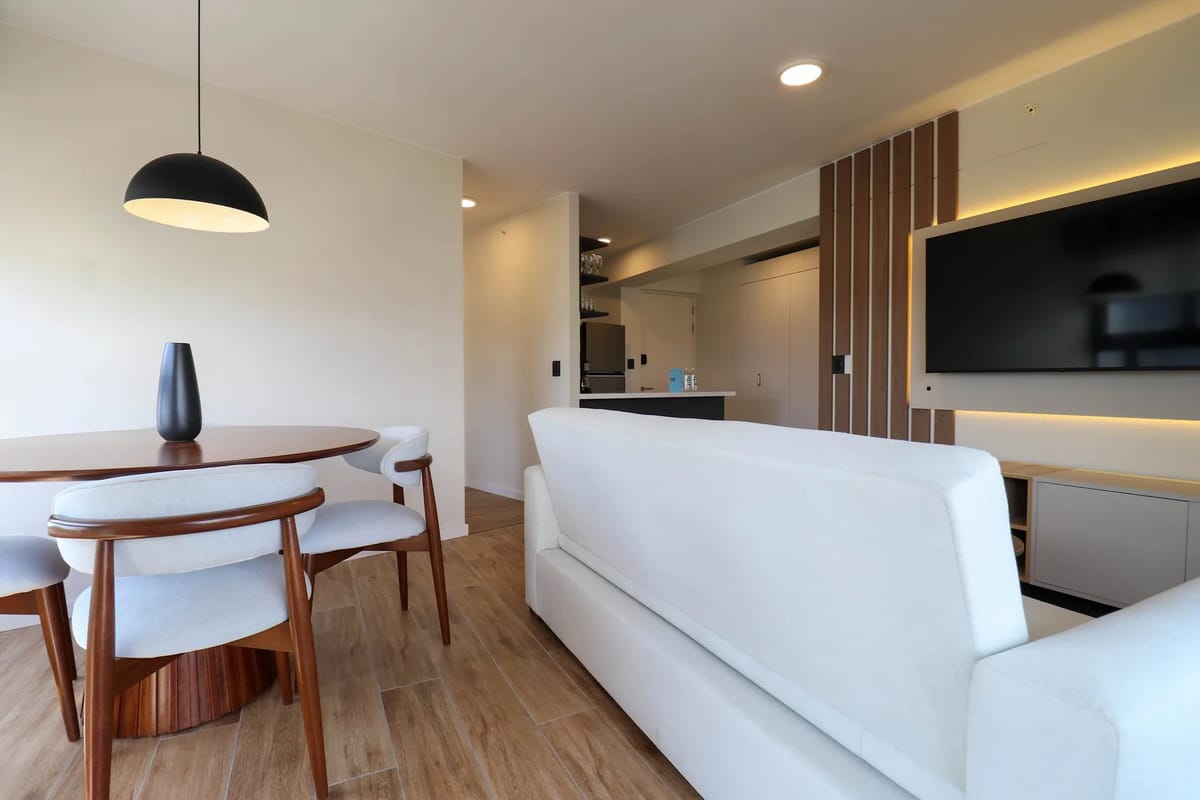 Elegant 2BR with balcony in San Isidro