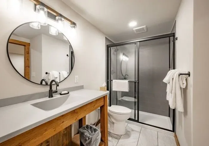 Habitación con cama king, accesible conforme a la ADA