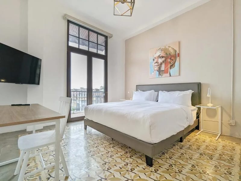 Stylish 3BR in Casco Antiguo w/ Balcony